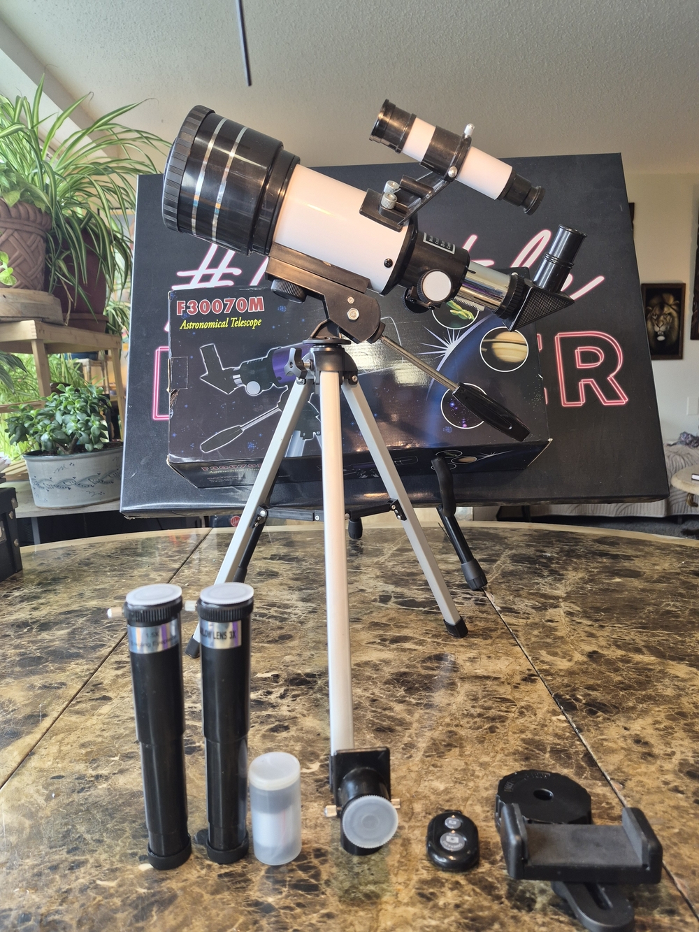 F30070M Astnomical Telescope Open Box like new

The Astronomical Telescope F3007
